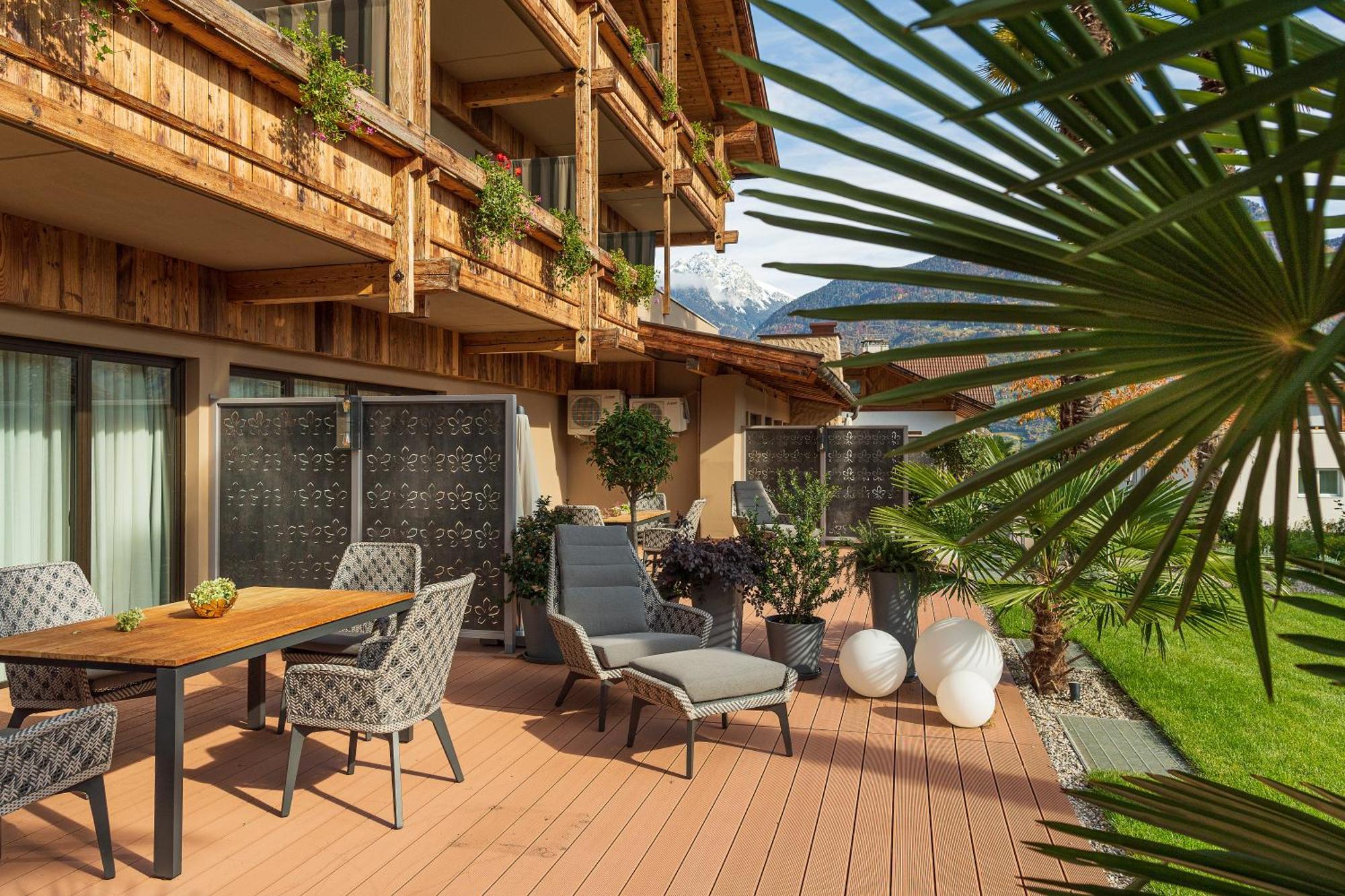 Mondi Hotel Tscherms Cermes Exterior foto