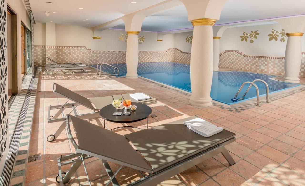 Mondi Hotel Tscherms Cermes Exterior foto